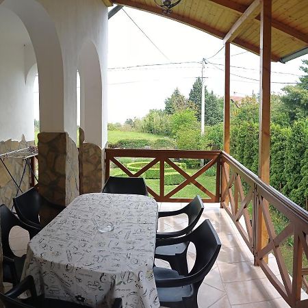 Kaman Nyaralo Appartement Badacsonytomaj Buitenkant foto