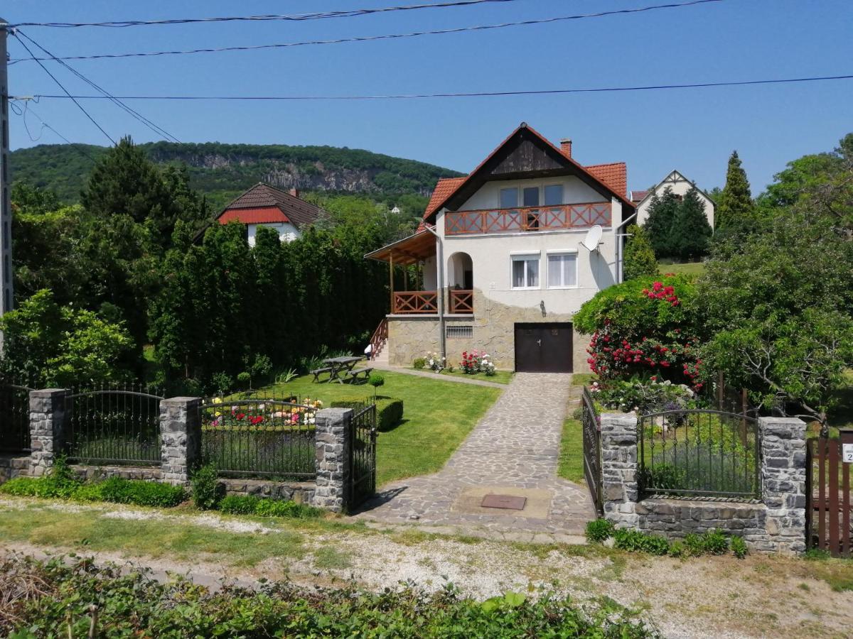 Kaman Nyaralo Appartement Badacsonytomaj Buitenkant foto