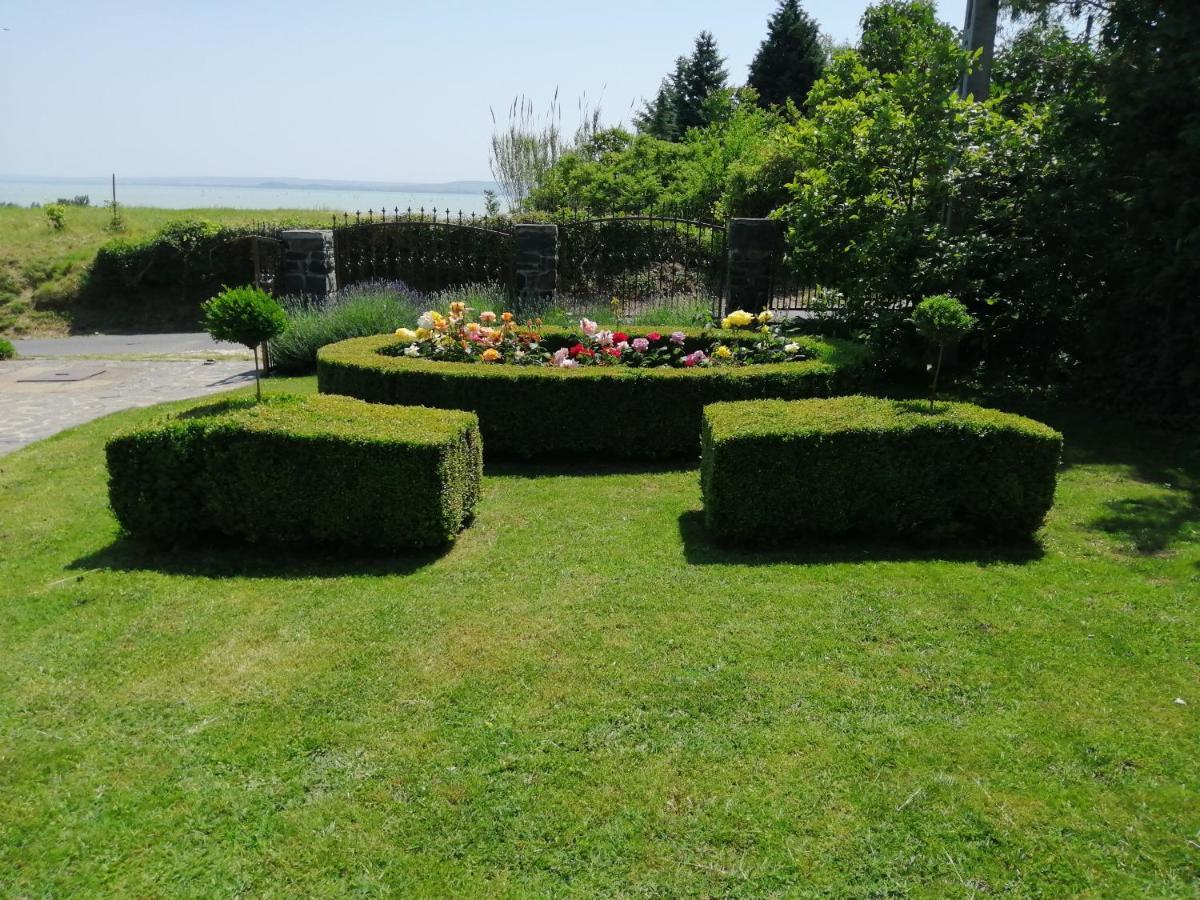 Kaman Nyaralo Appartement Badacsonytomaj Buitenkant foto