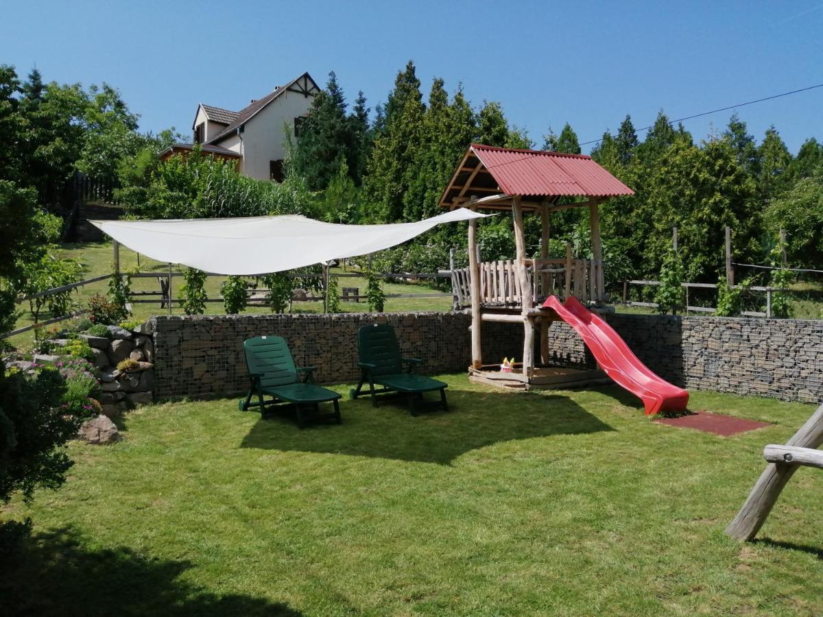 Kaman Nyaralo Appartement Badacsonytomaj Buitenkant foto