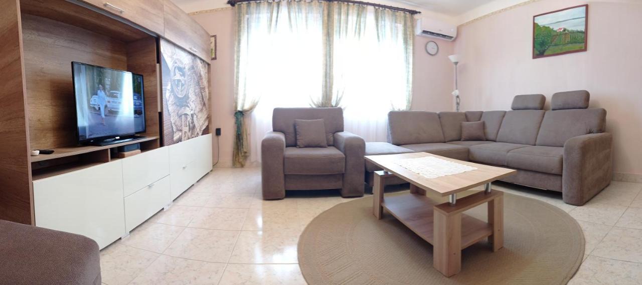 Kaman Nyaralo Appartement Badacsonytomaj Buitenkant foto